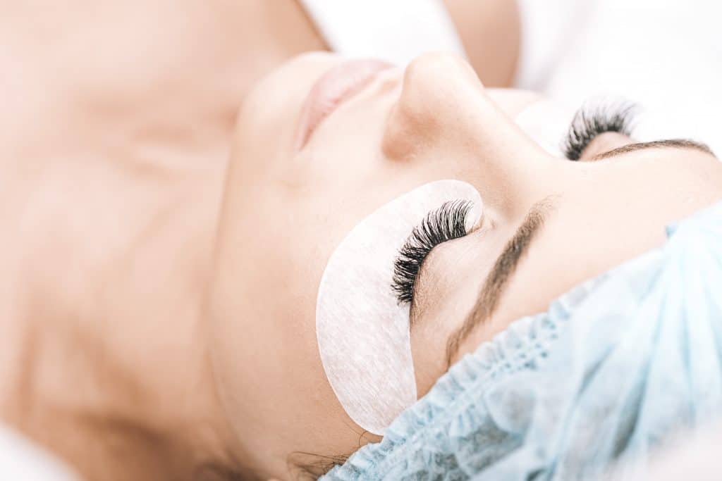 under eye cover for lash treatment